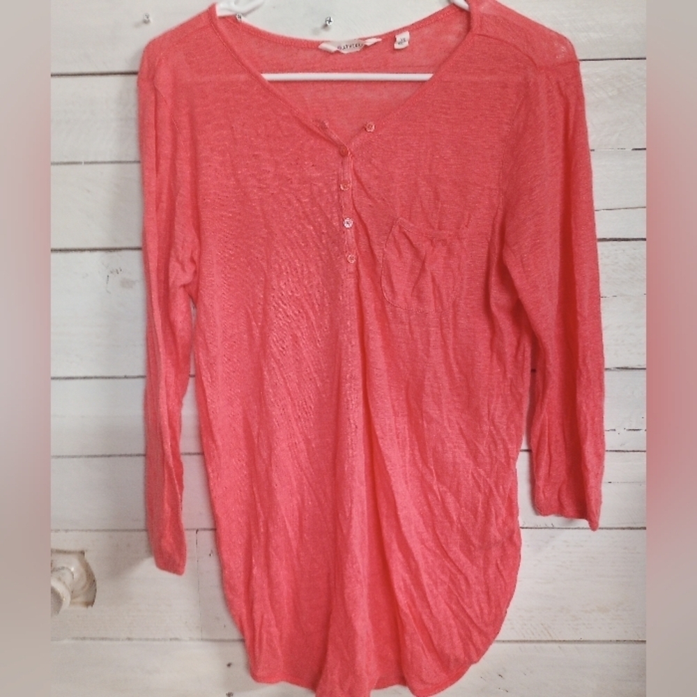 Athleta Women's Size XS Coral Orange 100% Linen 3/4 Sleeve Henley Top Curved Hem